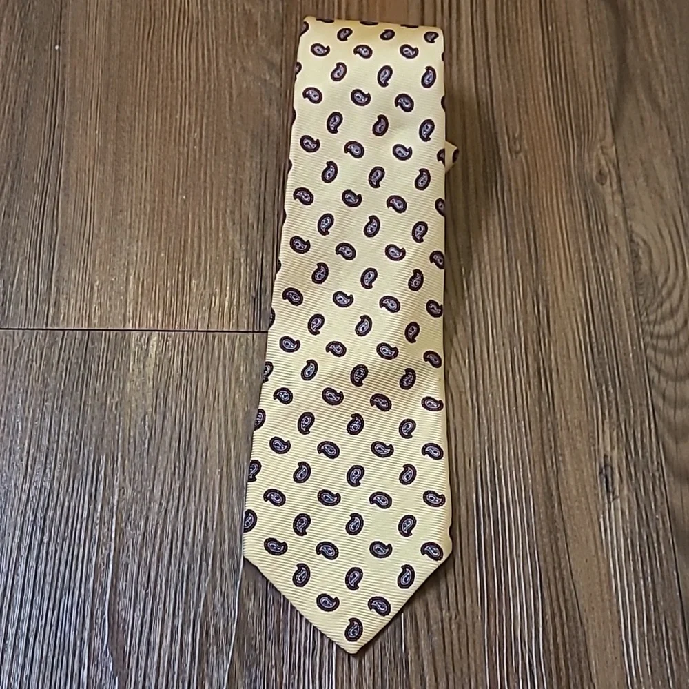 Ralph Lauren Gold and Black Paisley Tie used good condition‎